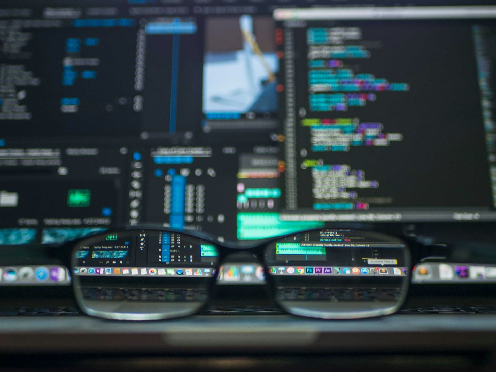 Code editor with version history
